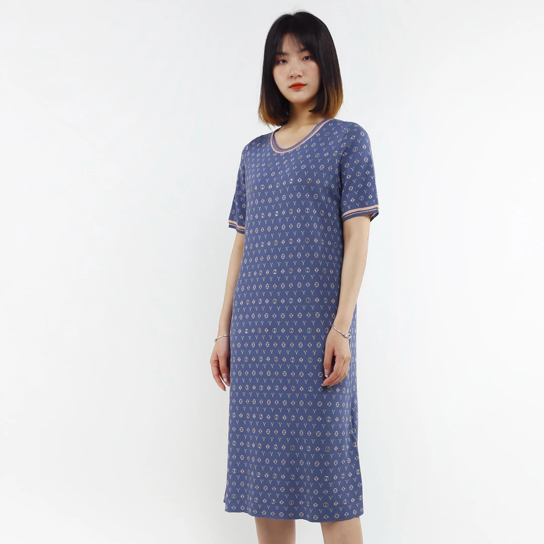 声雨竹春夏新款气质时尚织花蓝色字母烫钻针织圆领连衣裙