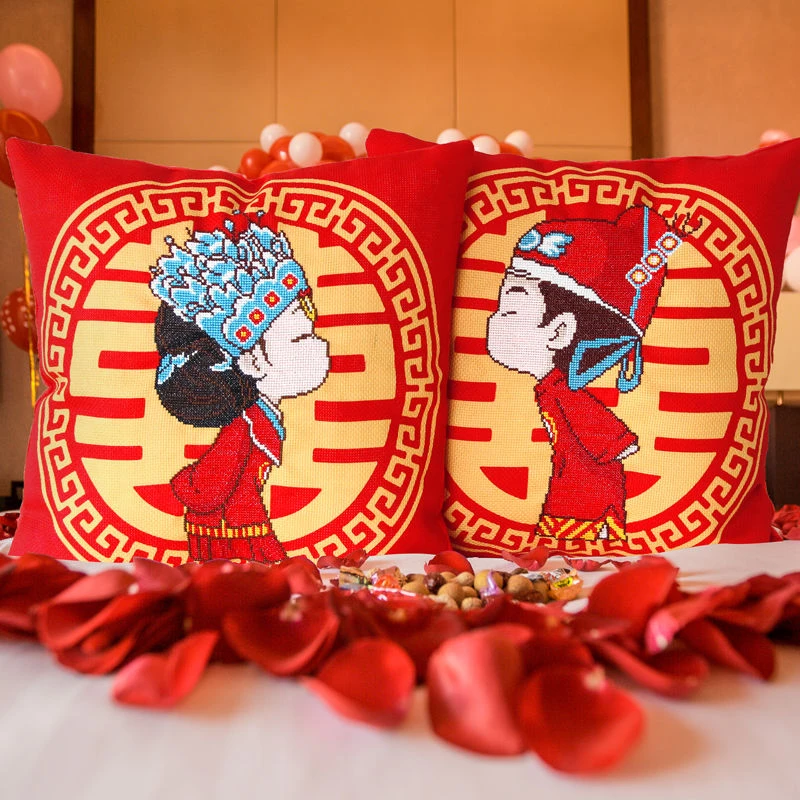 【热卖】十字绣抱枕新款线绣结婚情侣一对客厅刺绣单手工可爱卡