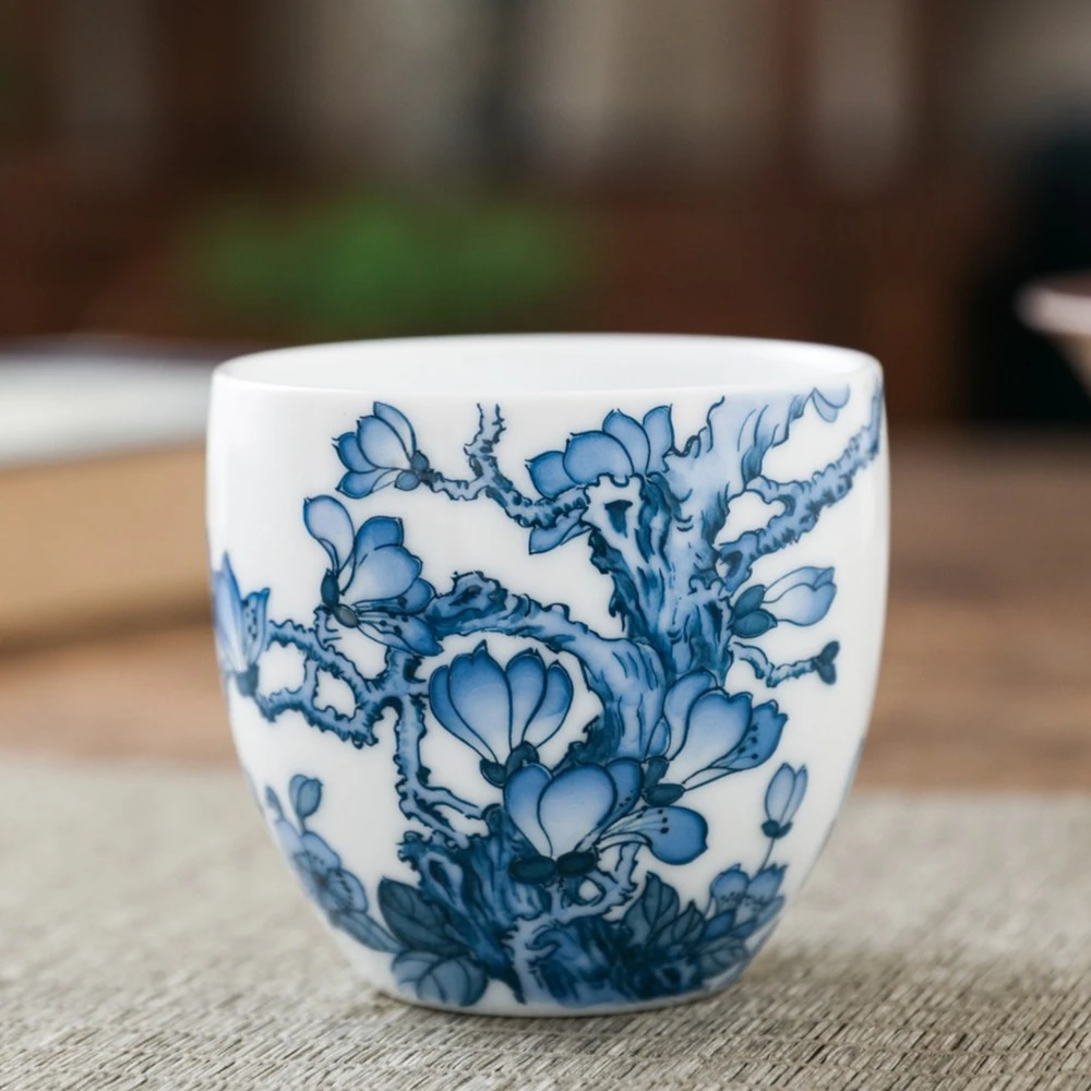 官润窑手绘陶瓷主人杯品茗杯功夫茶杯釉下五彩白玉瓷龙蛋杯玉兰花