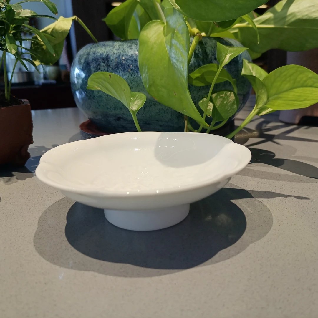 白瓷祥云六瓣盘（福利款）