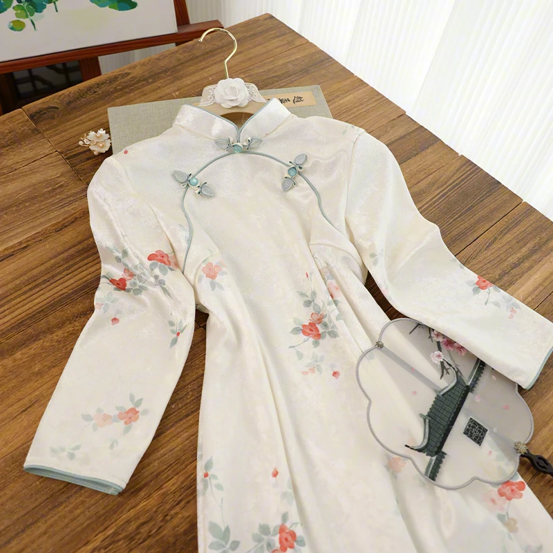 俏娘鱼新中式旗袍裙国风新款米色素雅提花淑女范长袖日常可穿改良