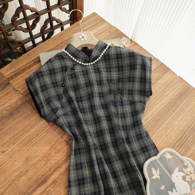 俏娘鱼2025年春夏新款古法日常素雅国风复古改良新中式格子旗袍女