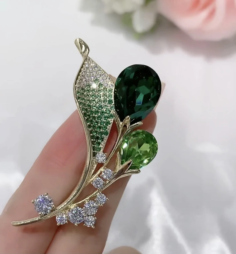 新款高档大气显白绿色郁金香胸针