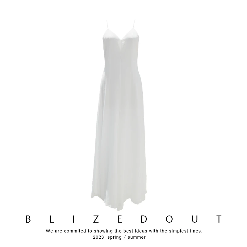 笔里【BLIZEDOUT】330707白色吊带设计的高腰连体裤