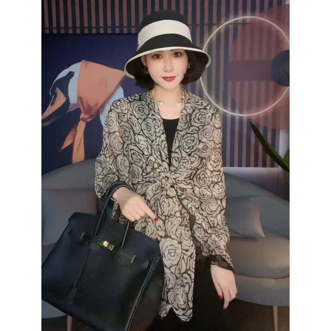 黑灰山茶花云锦纱纱巾防晒披肩（尺寸130x180）