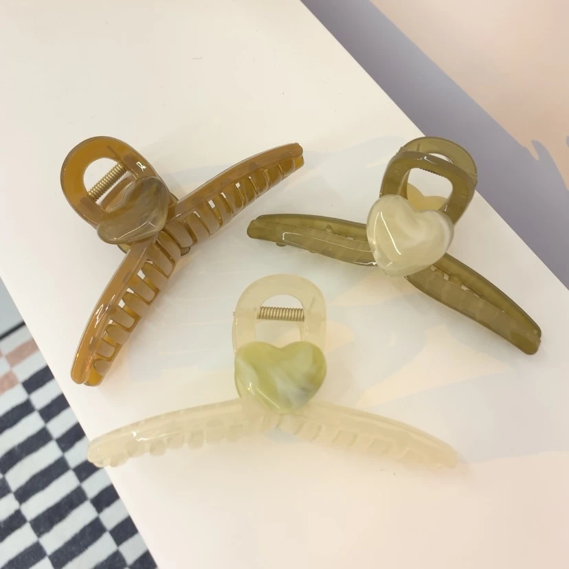 夹子果冻色爱心抓夹感大号鲨鱼夹简约