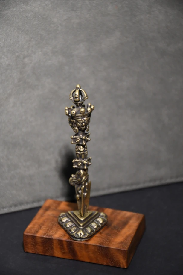 黄铜铸造三面普巴金刚降魔杵秽迹金刚橛小号带底座摆件纯黄铜