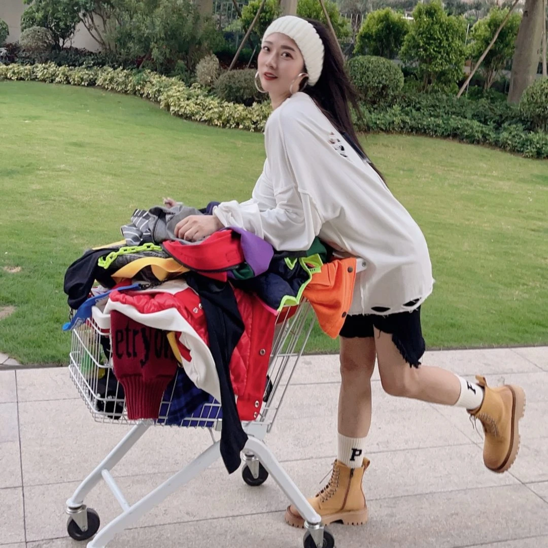 【1601-1700】LIN美人女装杂货铺 秋冬新款休闲宽松大码T恤