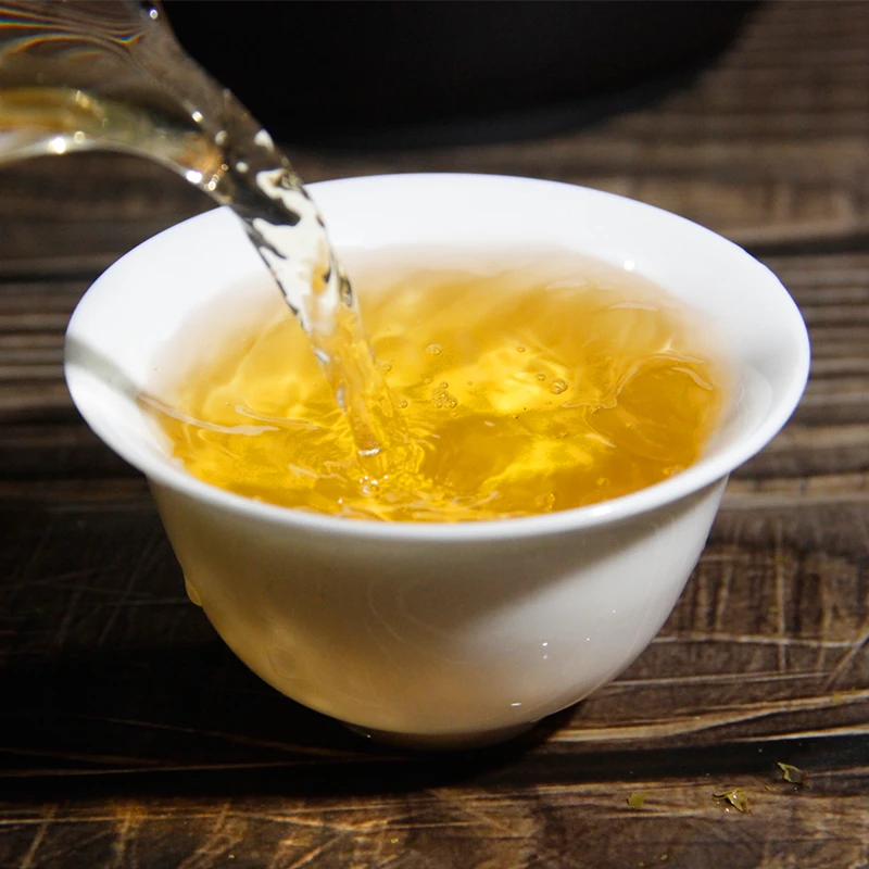 21年冰岛白茶200克+24年荒野白茶蜜桃甜60克×2片+4片刮风寨白7克