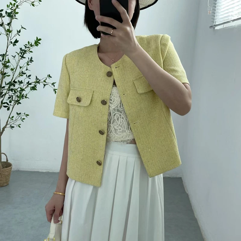 2022新款韩版法式气质小香短袖外套女圆领单排扣网红款小西装女