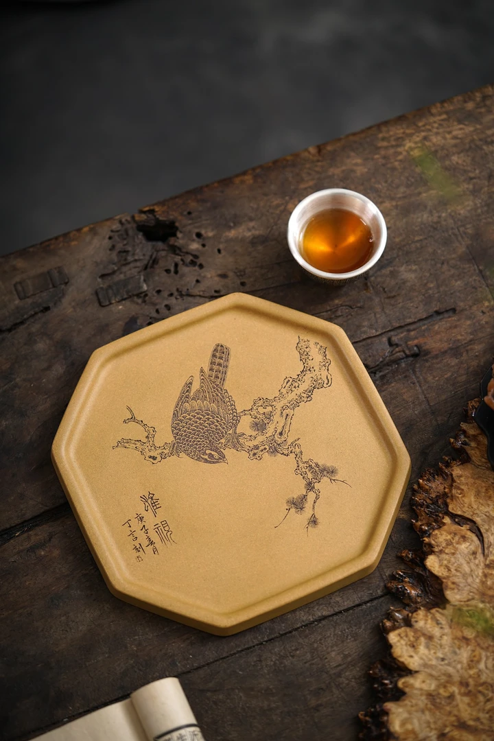 【知守.茶器】八方壶承.紫砂干泡台，丁敏敏刻绘作品