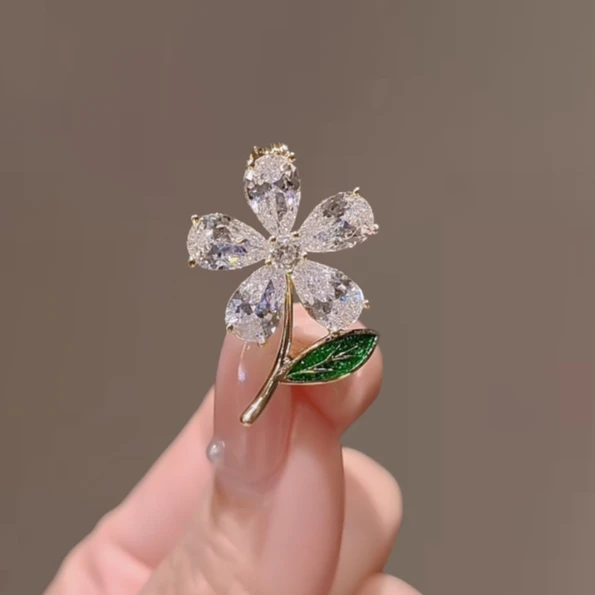合金合成锆石胸针 花朵领针胸花防走光小别针高档轻奢百搭精致