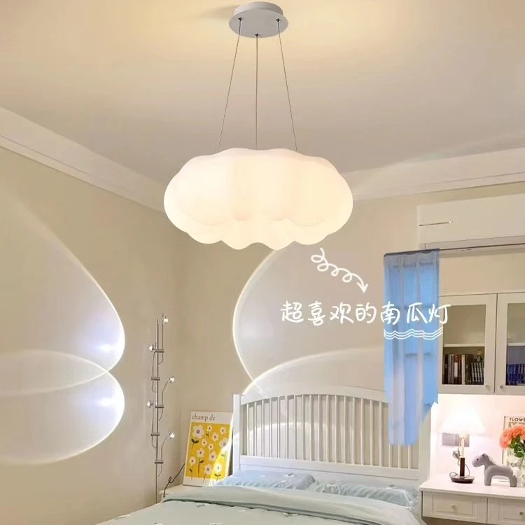 2024年卧室云朵灯儿童房护眼节能灯温馨浪漫主卧房间吊灯