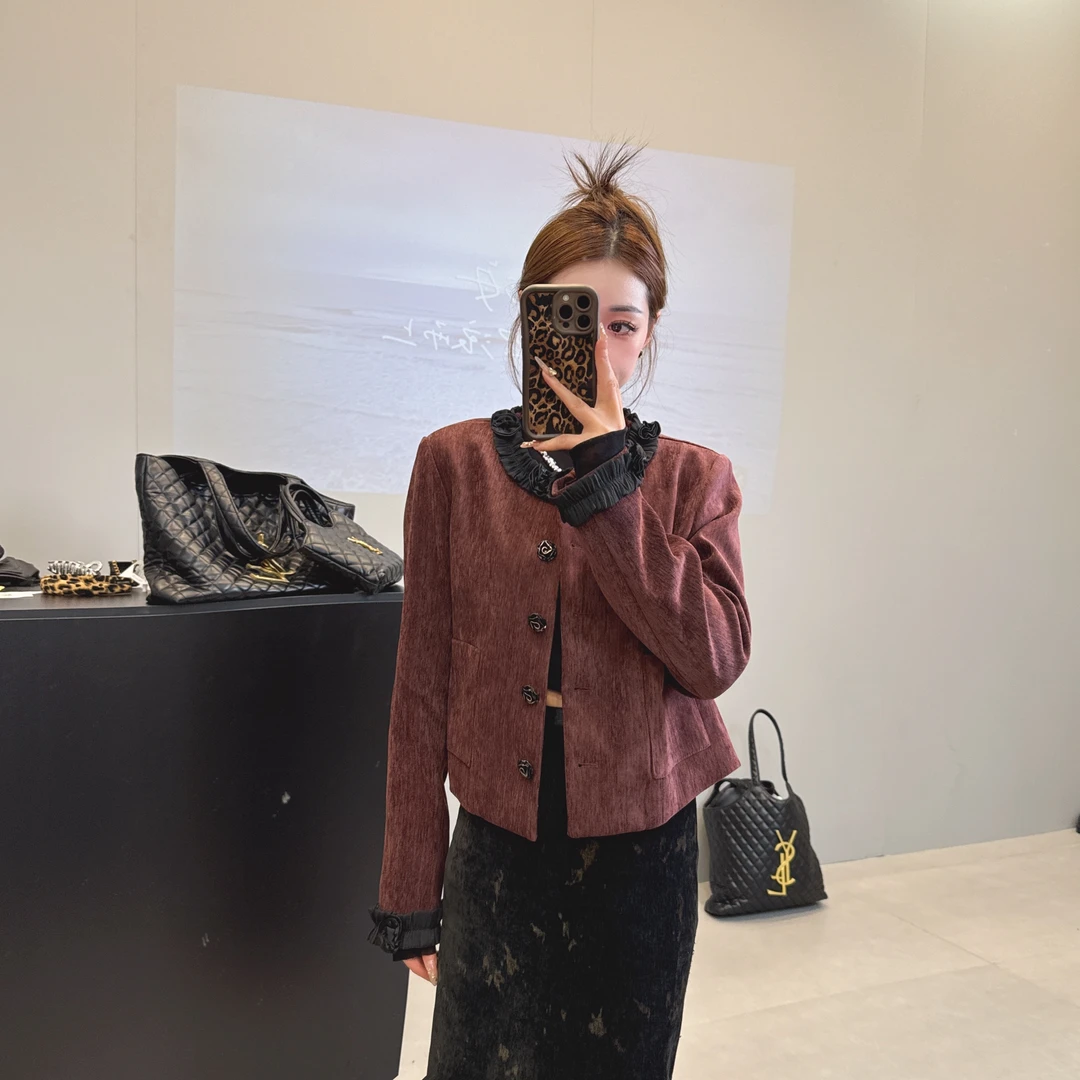 韩版东大门圆领花边拼接袖时尚百搭前口袋短外套