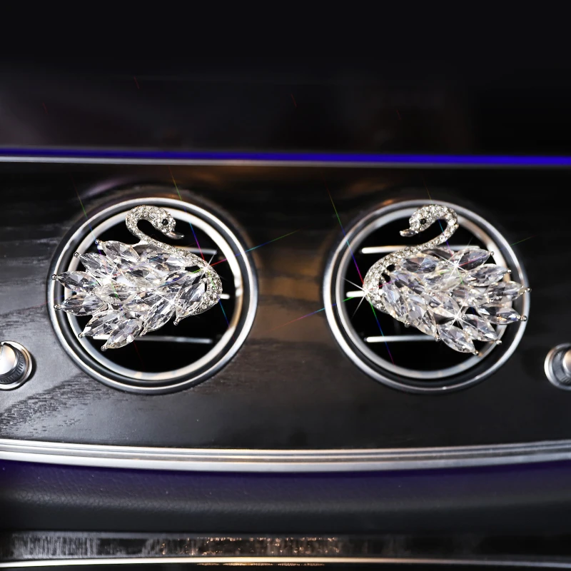 2024新款汽车出风口香水车用高档水钻天鹅车载香薰风口装饰香氛女