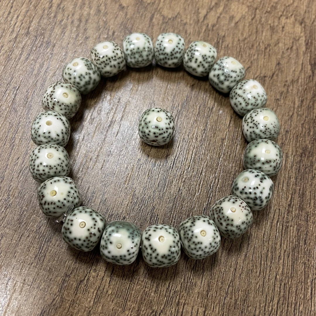 精品原生态星月菩提石玉料青花瓷大眼睛老型单圈手串男女同款系列
