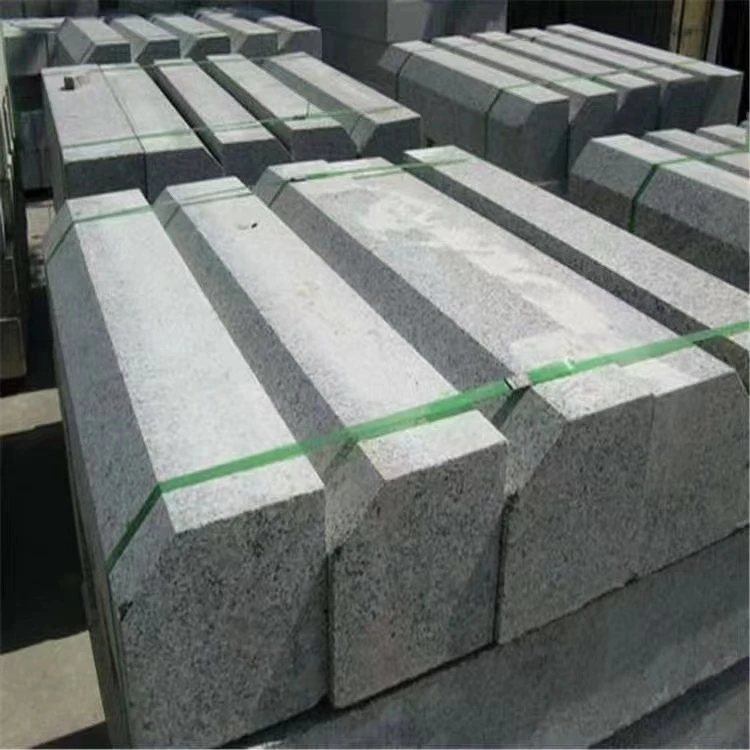 天然花岗岩芝麻白灰路沿石 马路牙路边立缘石公园弧形异形S形平石