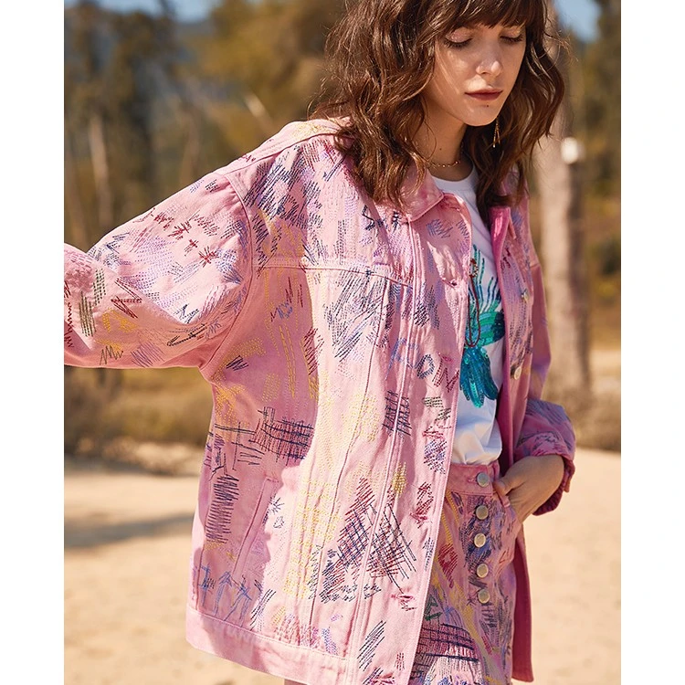 莲灿2025秋冬新翻领刺绣感宽松休闲百搭牛仔舒适外套女7120196003