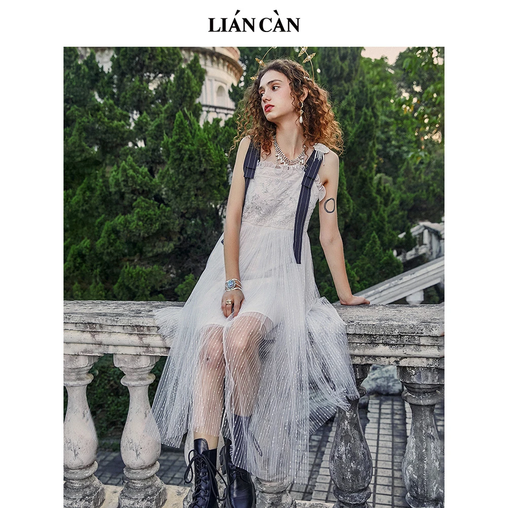 莲灿2025年原创设计刺绣蝴蝶结肩带蕾丝吊带连衣裙7121220009