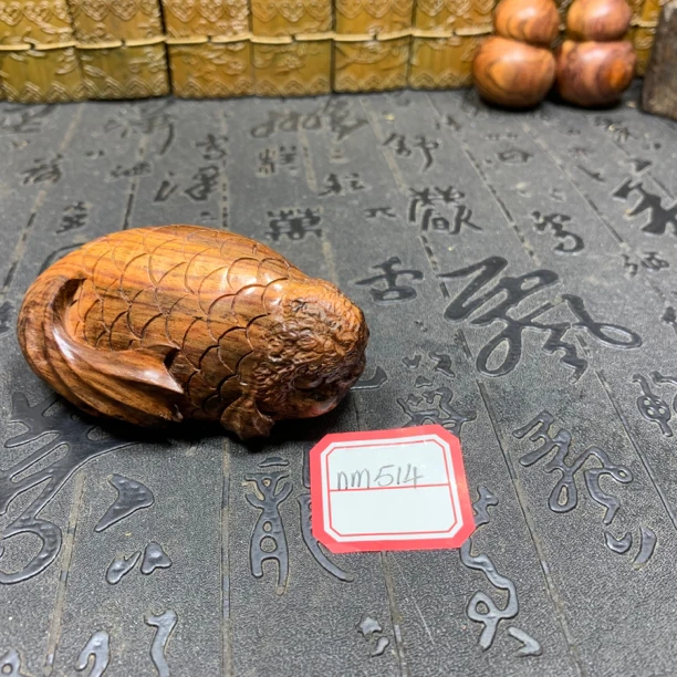 nm514越黄花梨小金鱼长7.0宽3.7高3.2净重40克