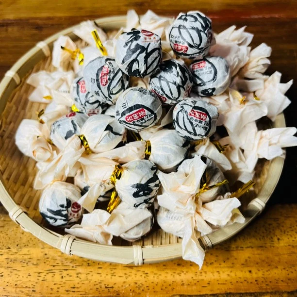 忙肺正山核心区2021年春茶龙珠茶味生茶花汤色金黄透亮回甘持久