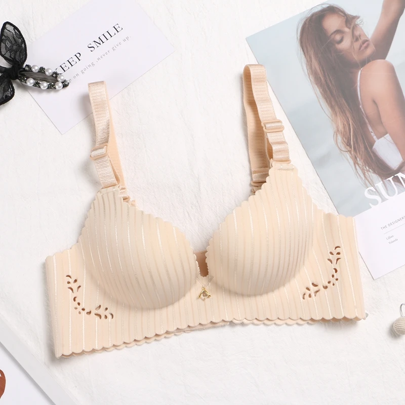小胸聚拢 无痕 镂空透气柔软舒适夏季性感一片式女士内衣文胸上托