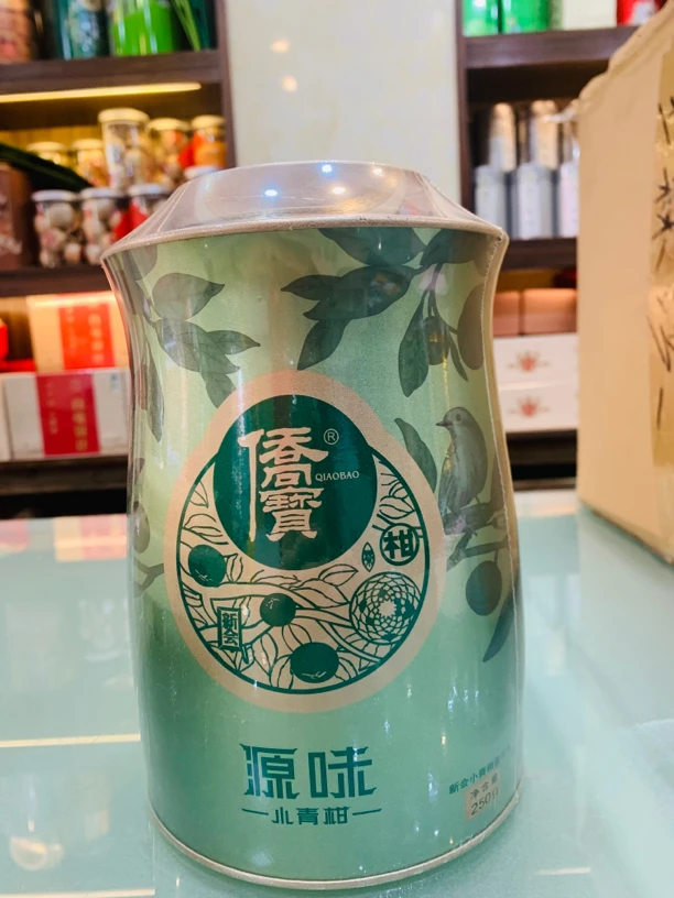 侨宝源味小青柑，汤色金黄透亮，干净耐泡