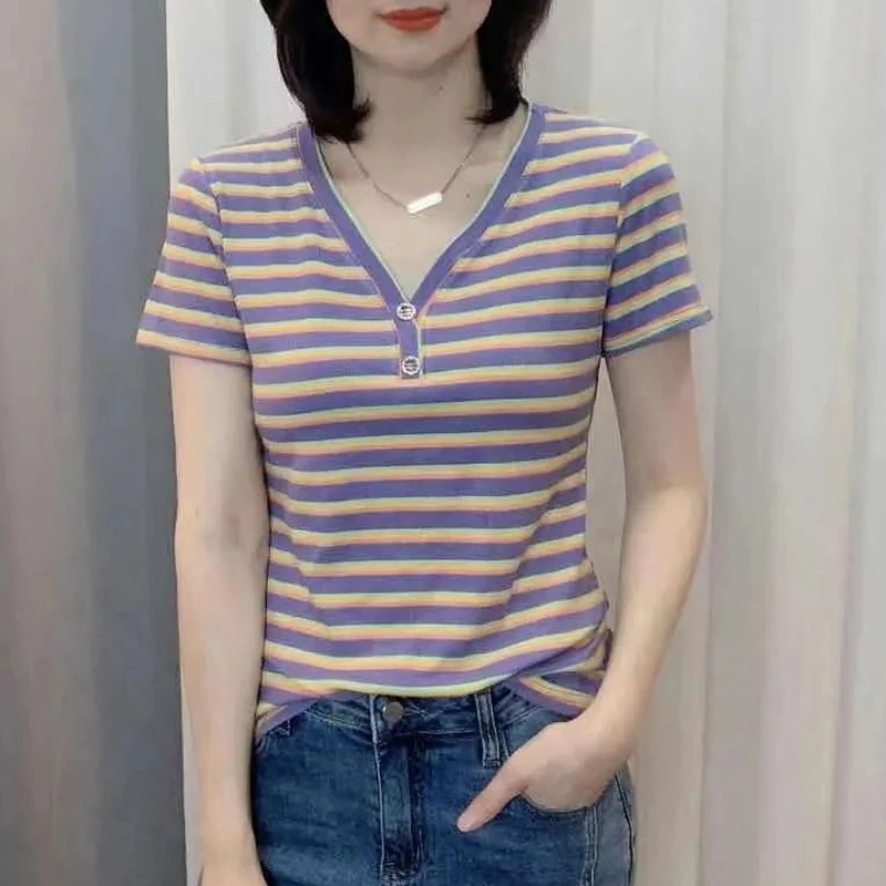 2025夏季新款韩版V领条纹t恤女修身显瘦洋气百搭气质时尚打底衫