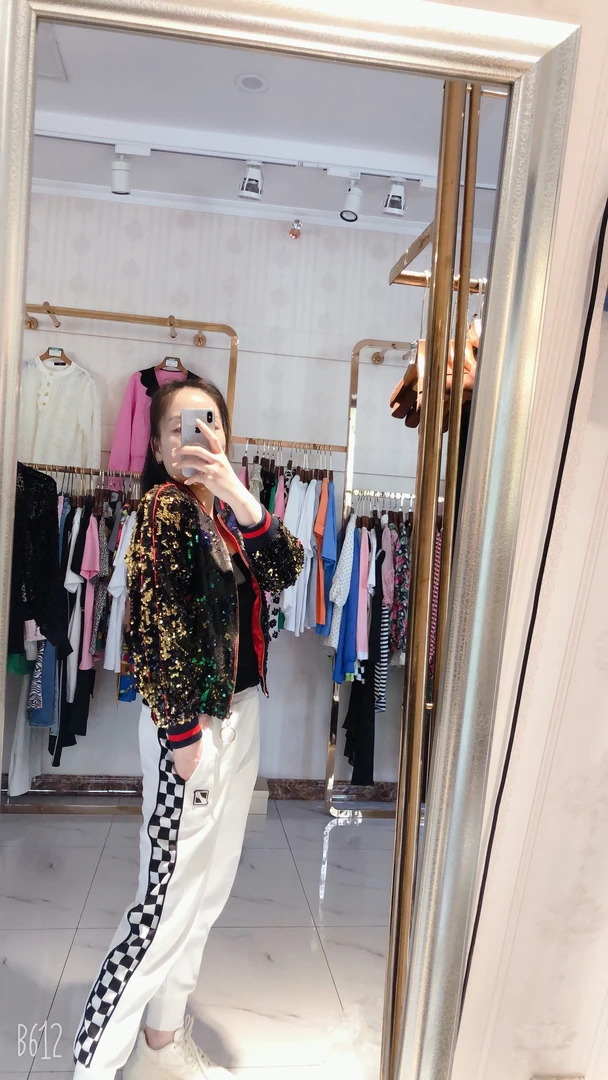 五彩亮片后背虎头外套