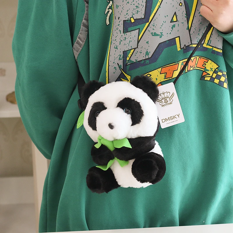 可爱抱竹大熊猫公仔毛绒儿童斜挎包单肩包零食包宝宝成都基地同款