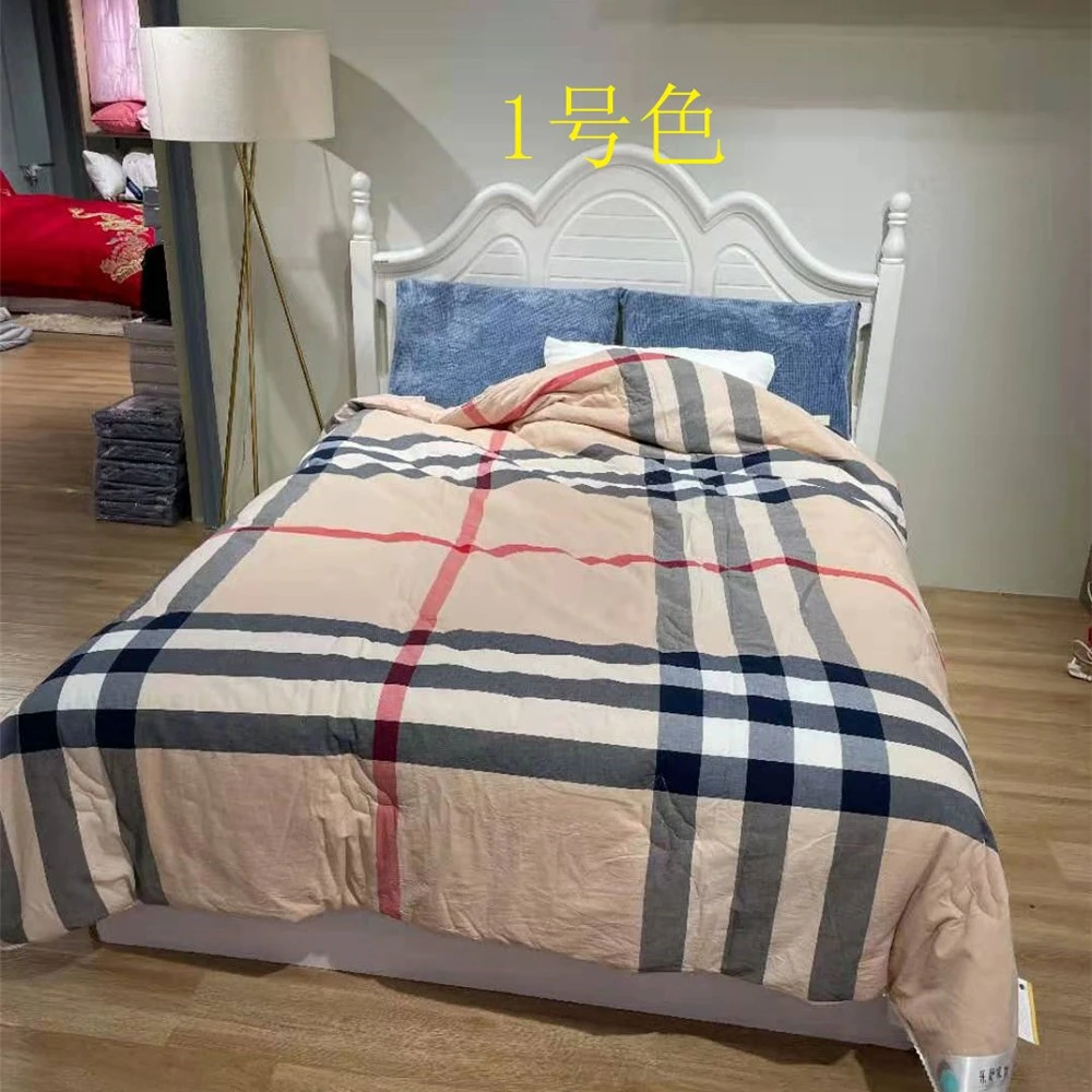 纯棉水洗 大豆春秋被 外壳为纯棉面料 内里填充大豆纤维