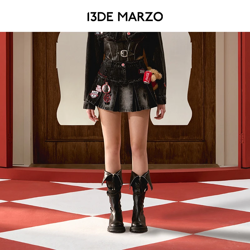 13DE MARZO女士24春夏新款可口可乐联名系列时尚牛仔百褶气泡短裙
