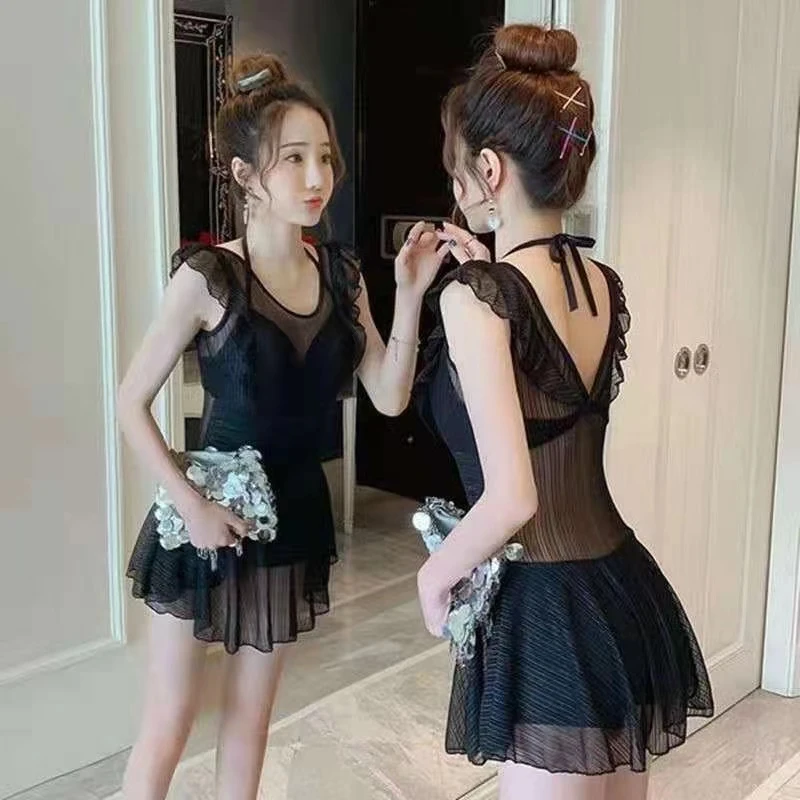 2022新款ins女神泳装女遮肚显瘦连体裙式保守性感蕾丝温泉沙滩衣