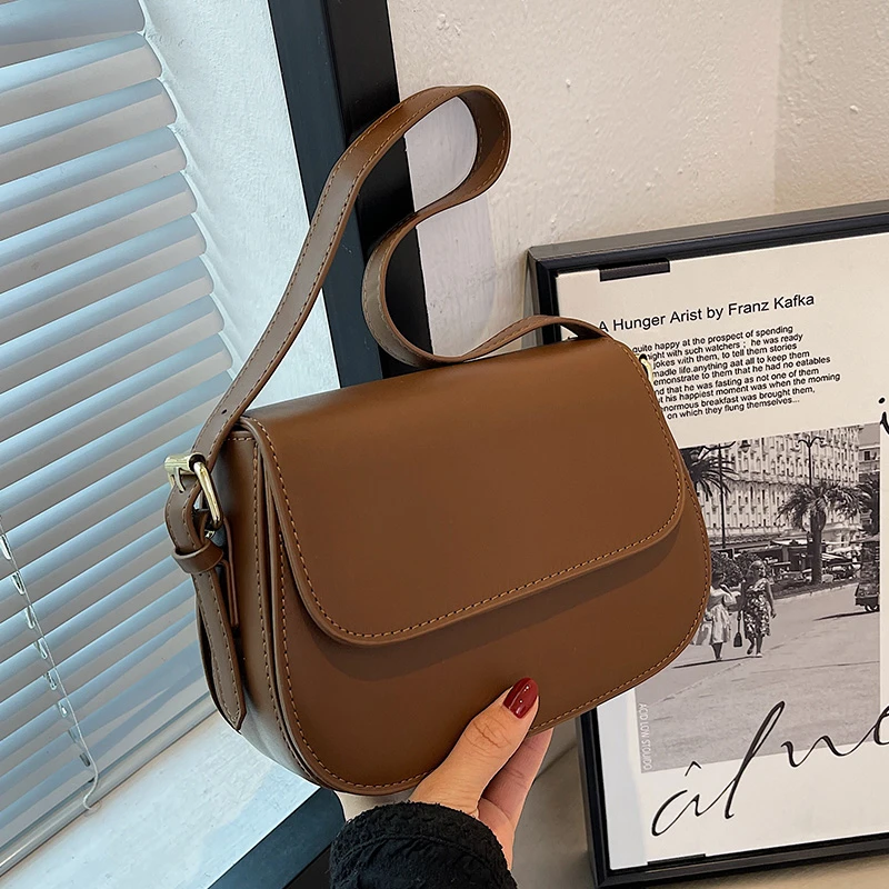 艾米兔女包2025新款百搭休闲小众设计简约潮流单肩斜挎小方包