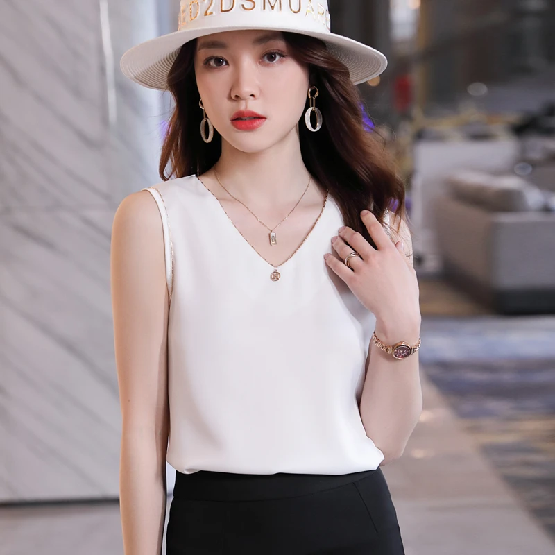 2025新款白色缎面宽松无袖背心女夏V领西装内搭打底吊带缎面上衣
