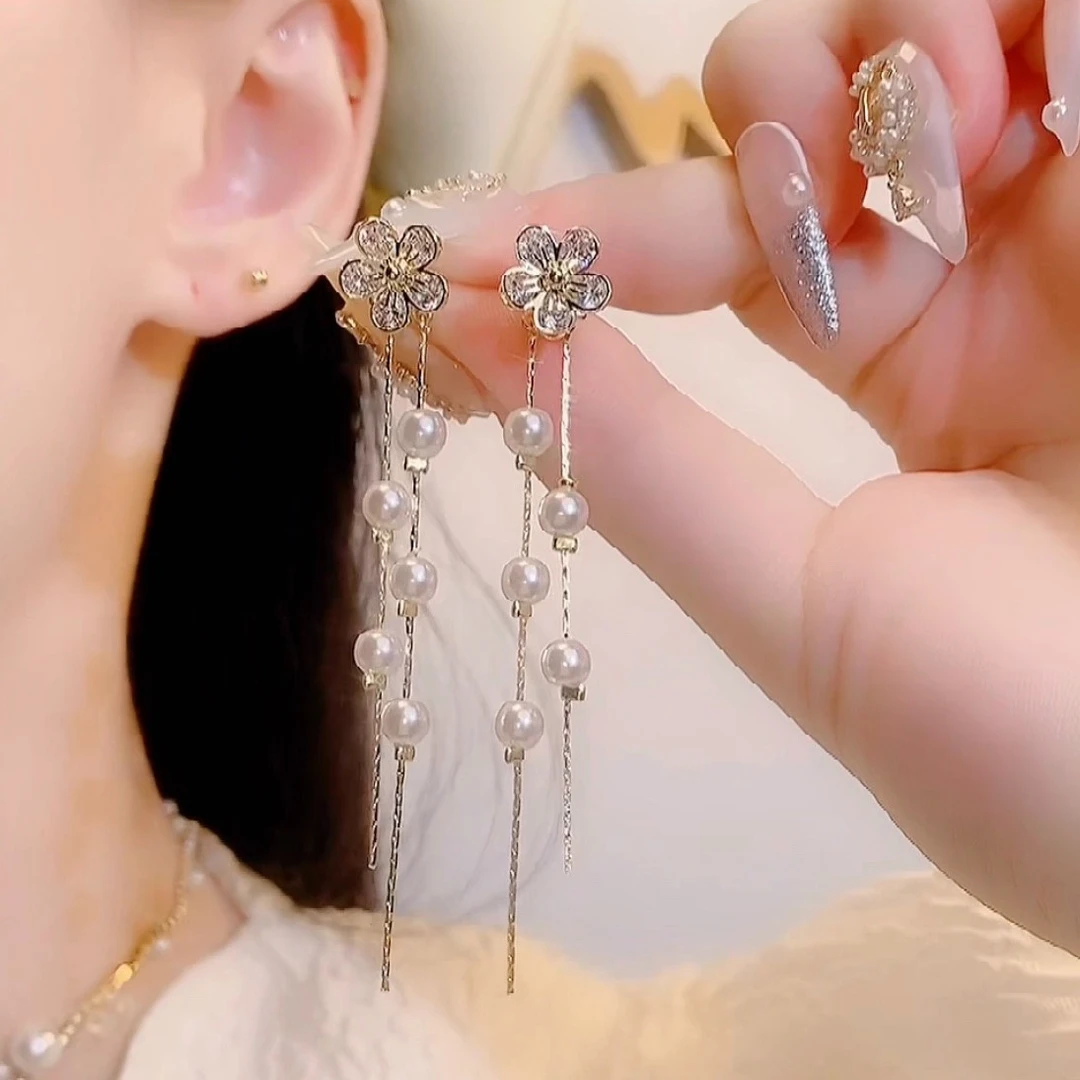 铜合金耳饰 花开时节一款多戴甜美小花气质名媛百搭精致简约耳环