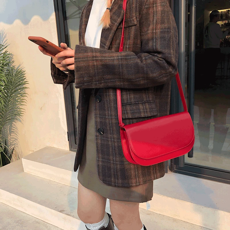 采晨家自制半圆马鞍包女韩国2021秋冬新款复古百搭酒红单肩斜挎包