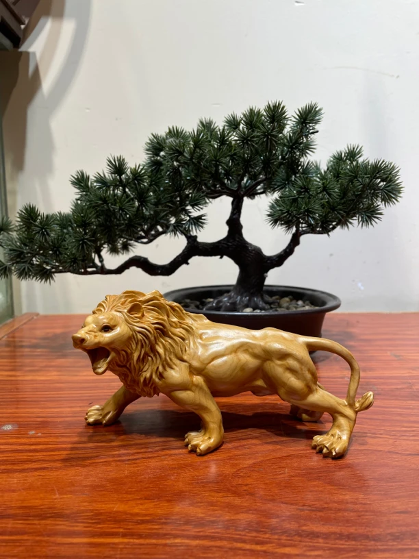 手工店了车载 雄狮