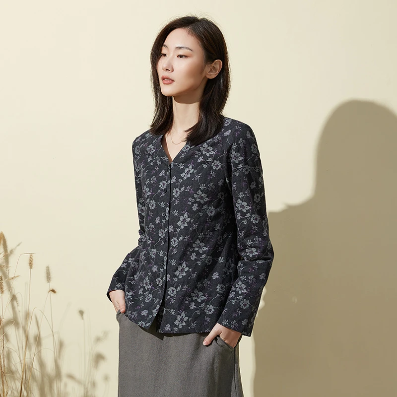 温婉气质可作开衫棉色织提花衬衫 qtu原创春装V领长袖上衣W3193