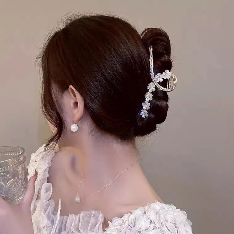 山茶花发夹后脑勺大号抓夹夏季鲨鱼水钻抓夹发饰