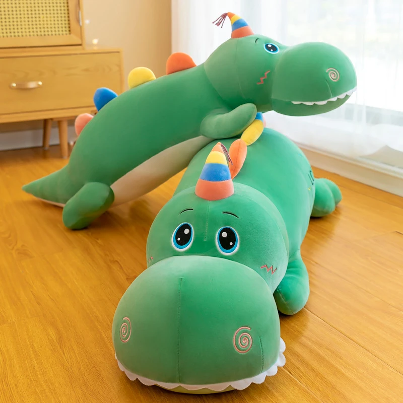 丽雅恐龙床上睡觉长条