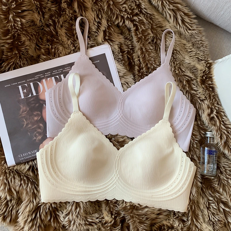 提未苏薄款无痕裸感内衣女士大胸显小胸兔耳杯无钢圈收副乳文胸罩