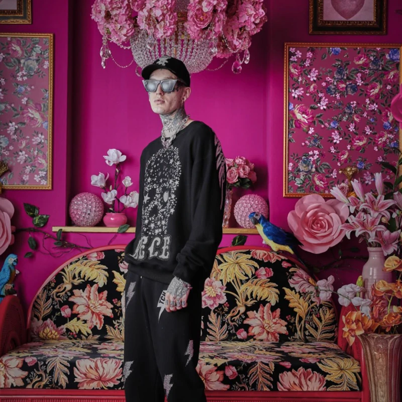 奥莱-TCH潮牌星星骷髅翅膀烫钻时尚休闲黑色圆领卫衣T66A116109