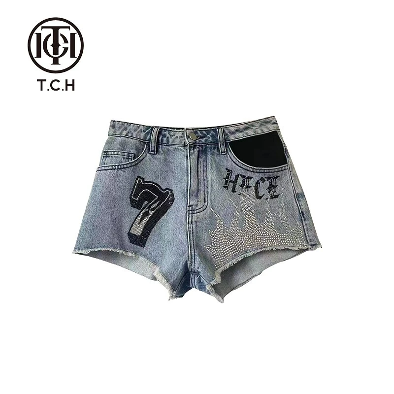 TCH轻奢烫钻工艺皇冠字母时尚显瘦牛仔短裤女T66B21E8115私服tch