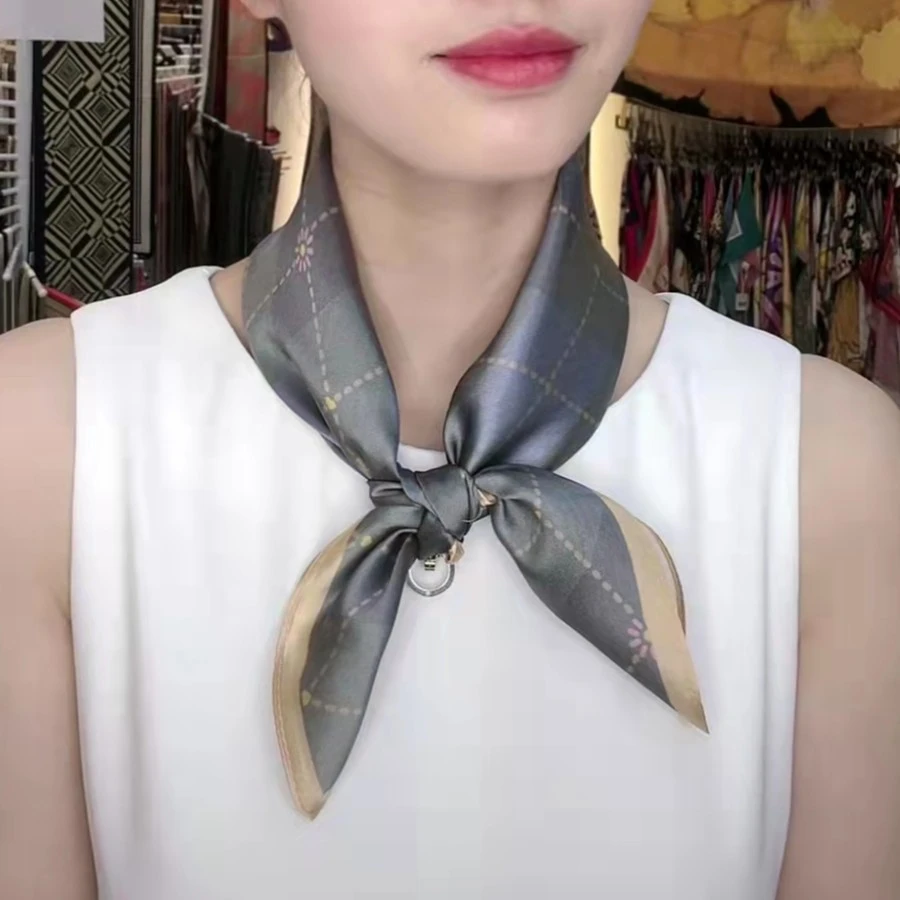 A128逐梦鸟真丝桑蚕丝女秋冬洋气百搭高端小方巾灰色菱形格53cm