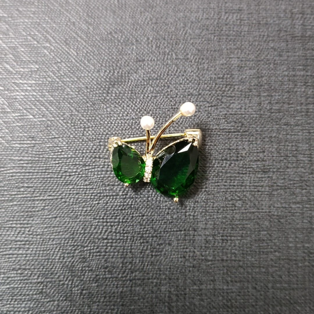 海棠鱼 铜合金合成锆石胸针 MN623迷你小绿蝶胸针