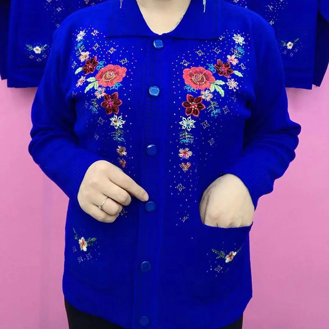 S  新款娃娃领刺绣款时尚妈妈开衫