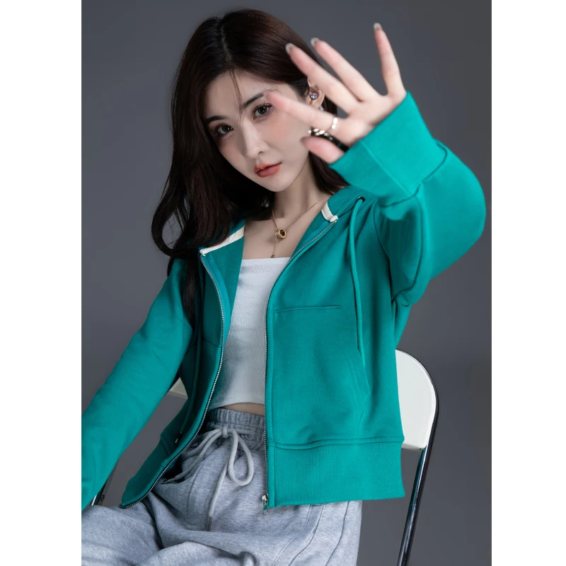 绿色连帽外套拉链卫衣女2025年春秋季新款小个子时尚短款开衫上衣