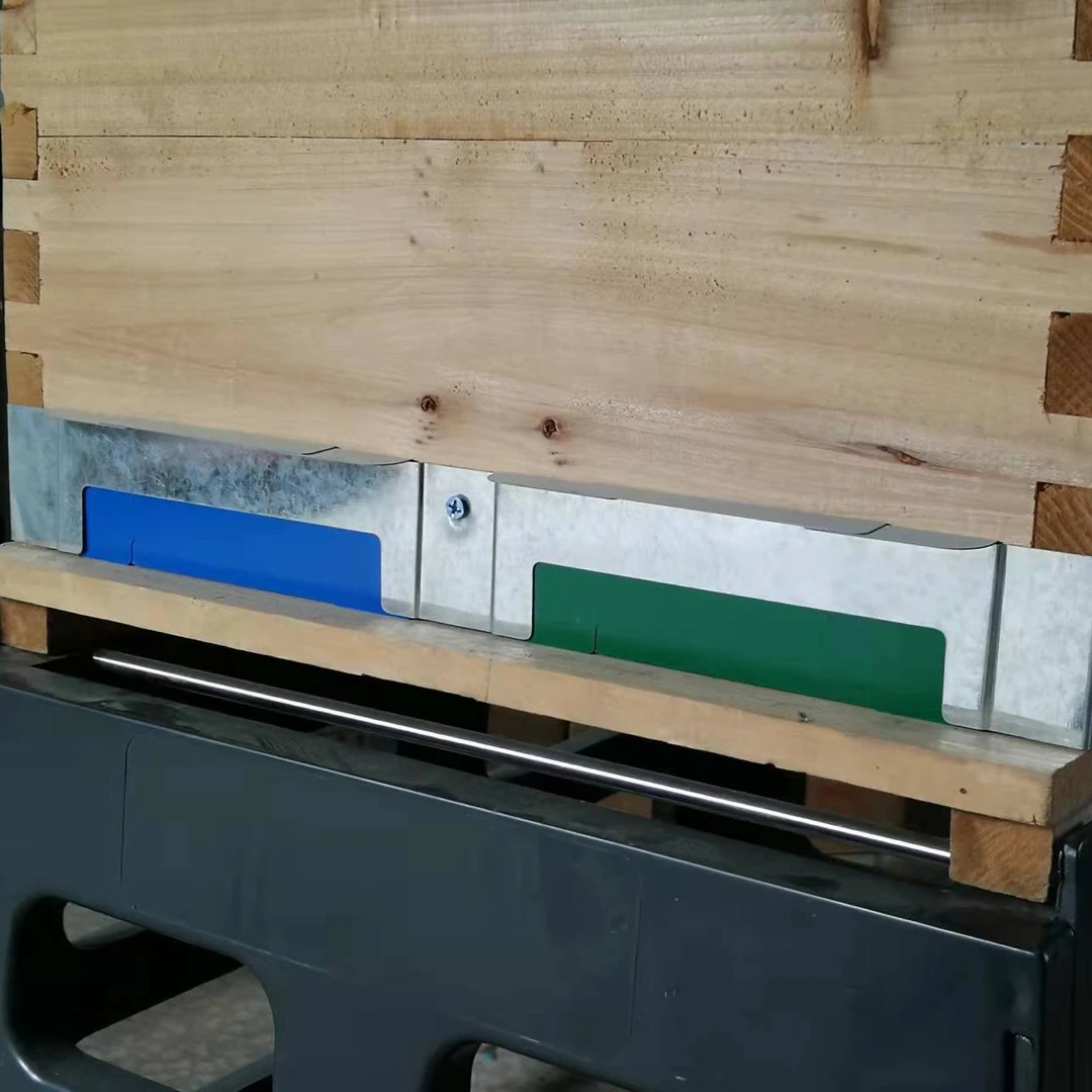 蜂箱巢门铁皮巢门新型巢门养蜂工具巢门铁皮巢门加厚包邮
