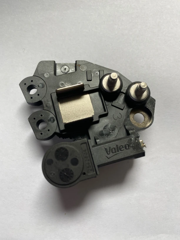 法雷奥发电机调节器